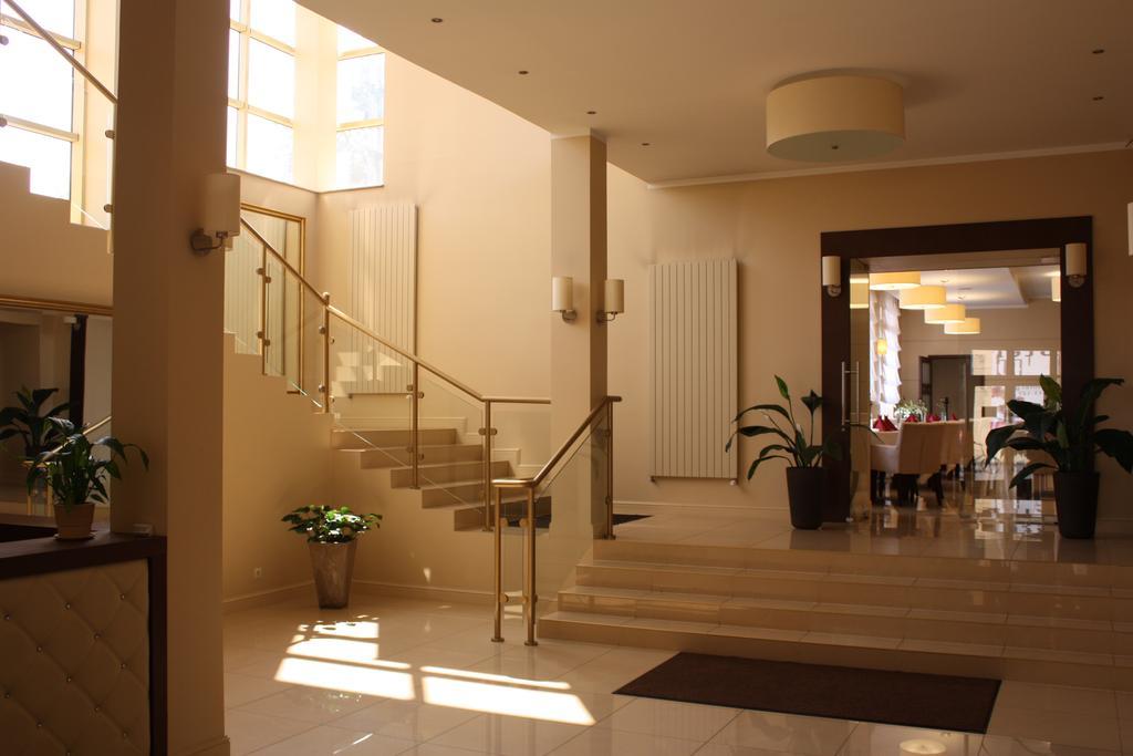 Hotel Piemont Pabianice Extérieur photo