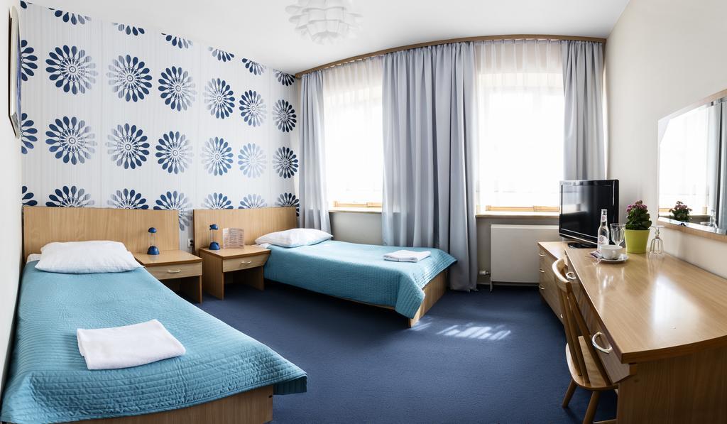 Hotel Piemont Pabianice Extérieur photo