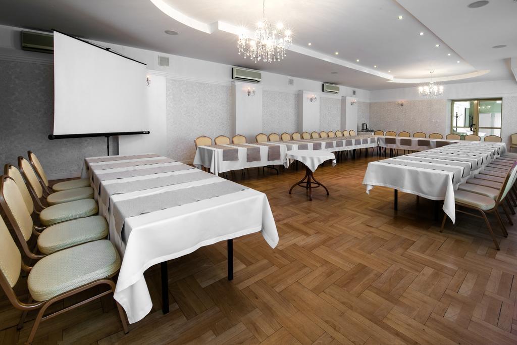 Hotel Piemont Pabianice Extérieur photo