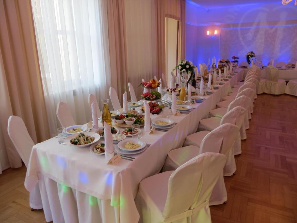 Hotel Piemont Pabianice Extérieur photo