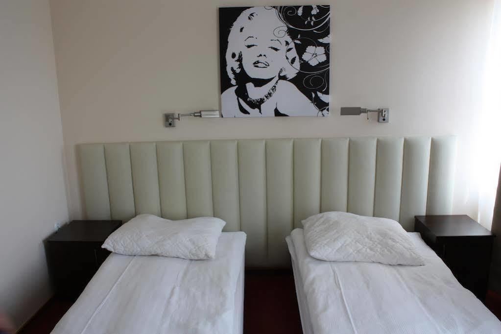 Hotel Piemont Pabianice Extérieur photo